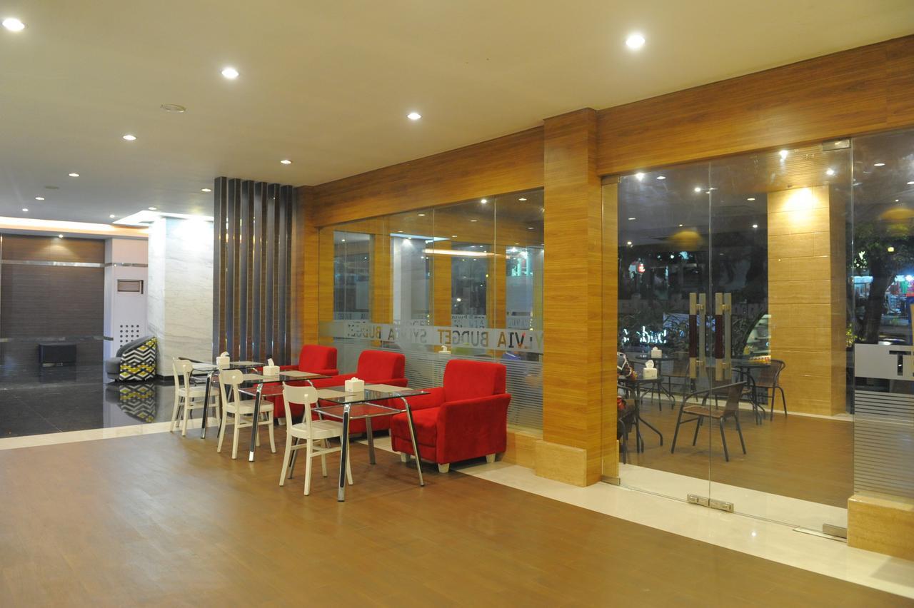 Sylvia Hotel Budget Kupang  Exterior foto